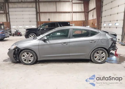 2019 Hyundai Elantra Value Edition z USA, uszkodzony, nr VIN 5NPD84LF1KH445063